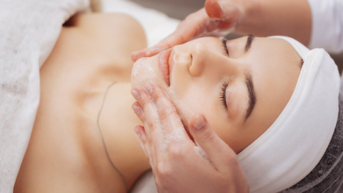 Higiene facial con maderoterapia